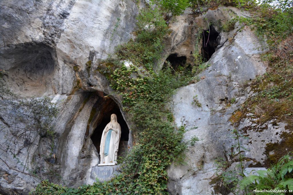 Grota Revelatiilor, Lourdes